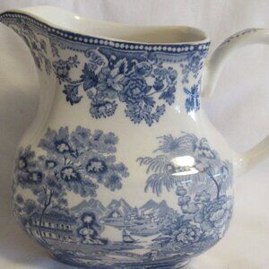 Alfred Meakin Tonquin Milk Jug, Blue and White, Classic Blue Willow Scene   K427